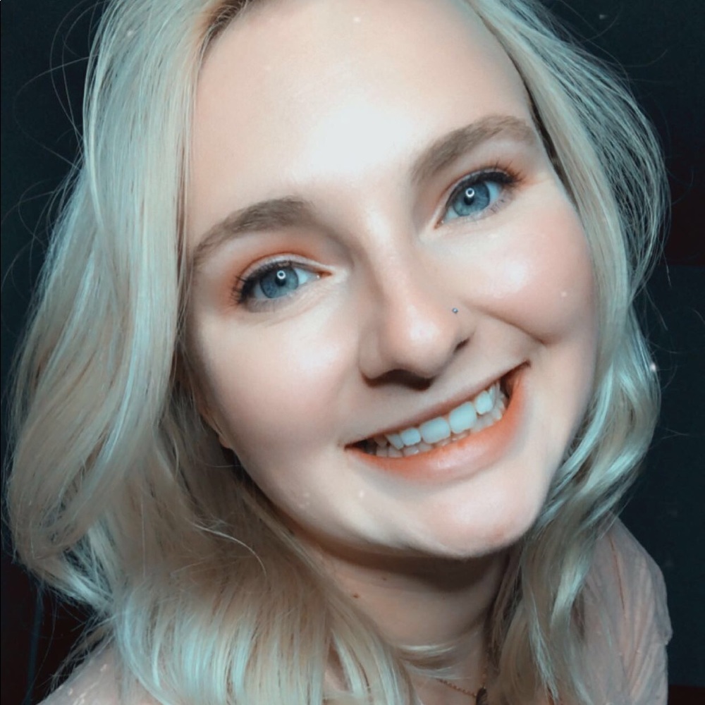 Meet your Posher, Courtney